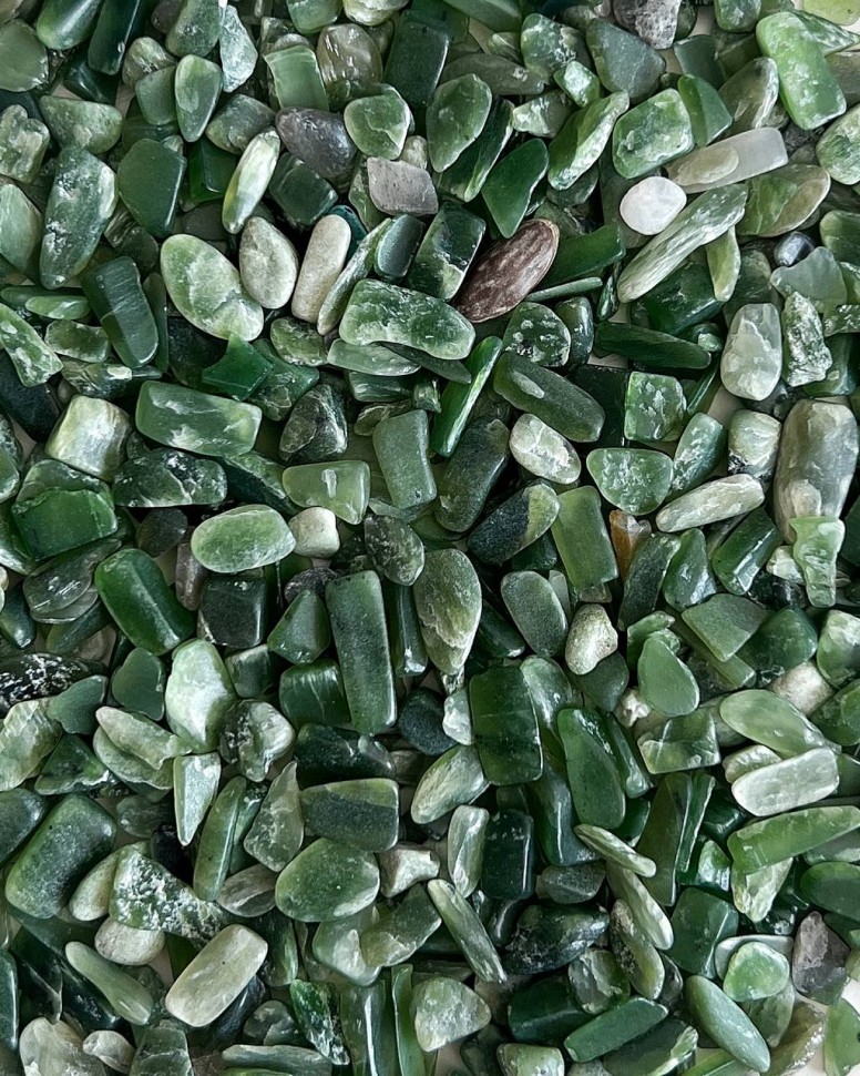 Нефрит  темно-зеленый 5-10 мм